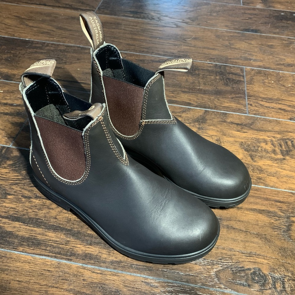 Womens Blundstone 500. UK/ AUS sz 5, US sz8 new, worn inside once.